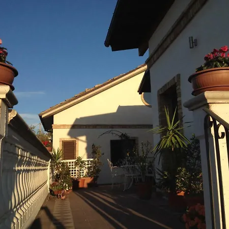 Via Col Vento Bed & Breakfast 3*