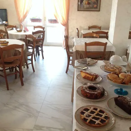 Via Col Vento Bed & Breakfast 3*